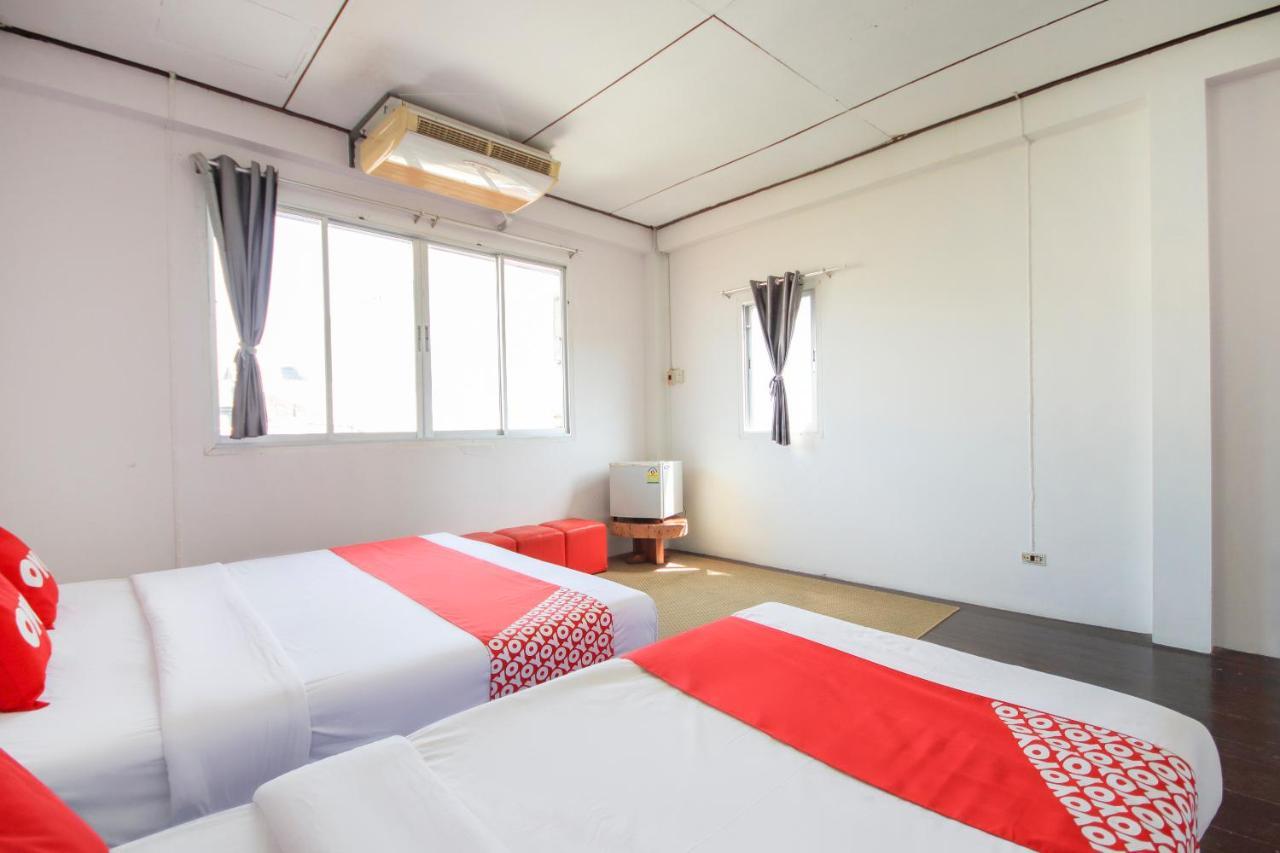 OYO 1054 Phuket Backpacker Hostel Eksteriør bilde