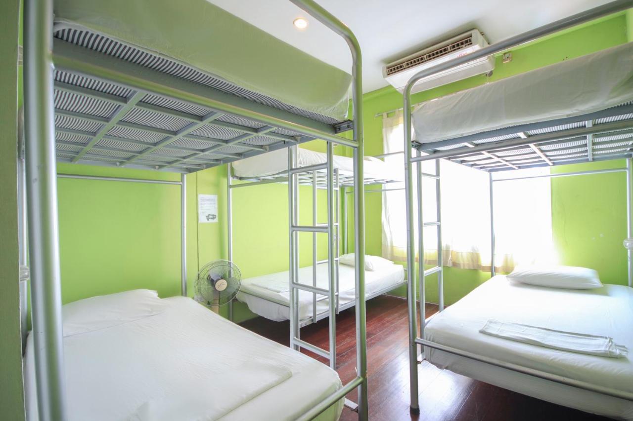OYO 1054 Phuket Backpacker Hostel Eksteriør bilde