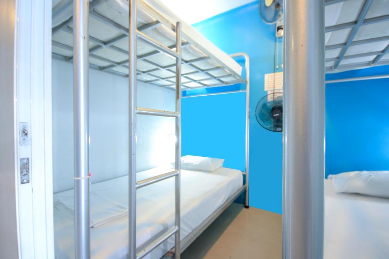 OYO 1054 Phuket Backpacker Hostel Eksteriør bilde