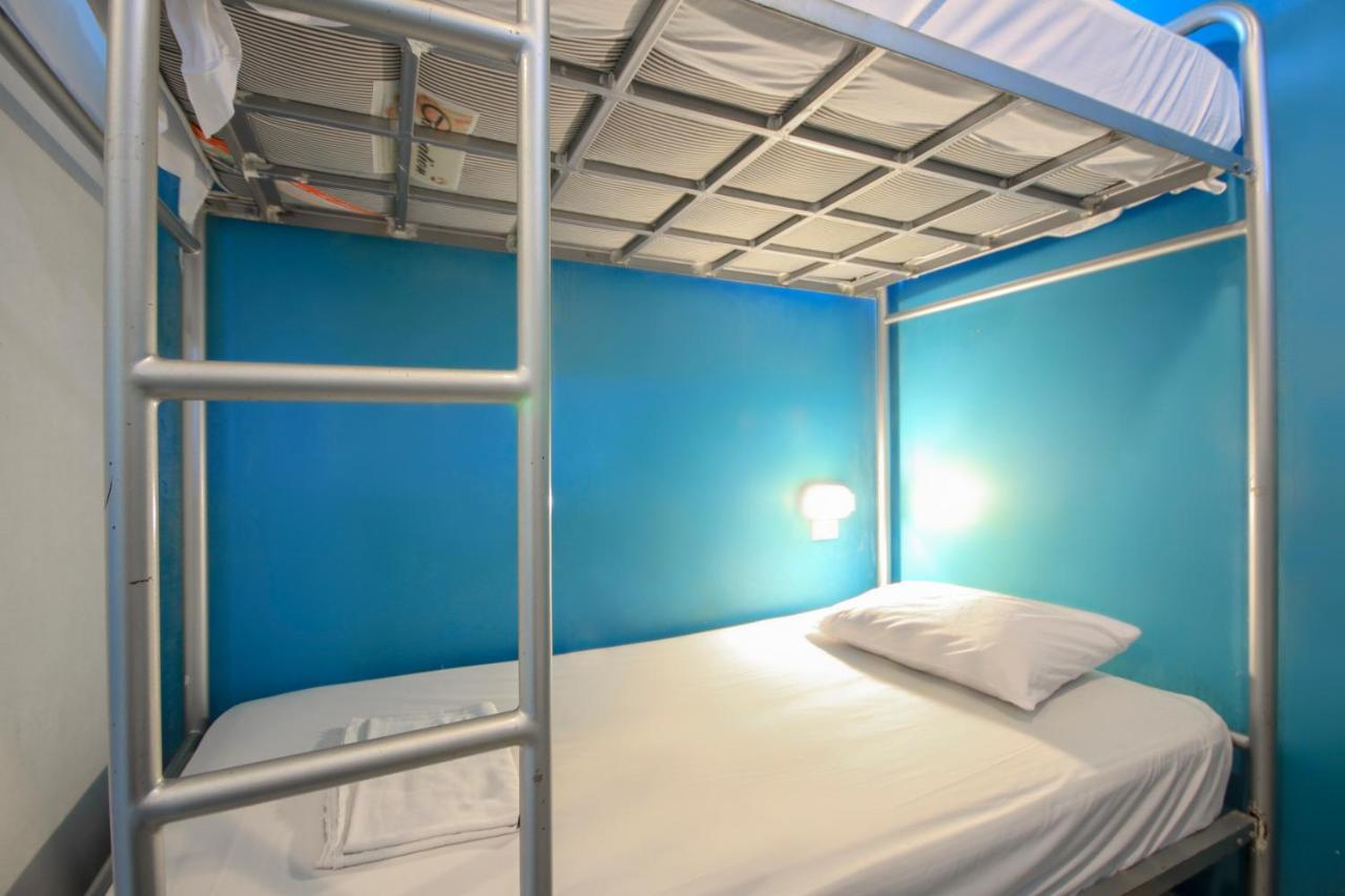 OYO 1054 Phuket Backpacker Hostel Eksteriør bilde