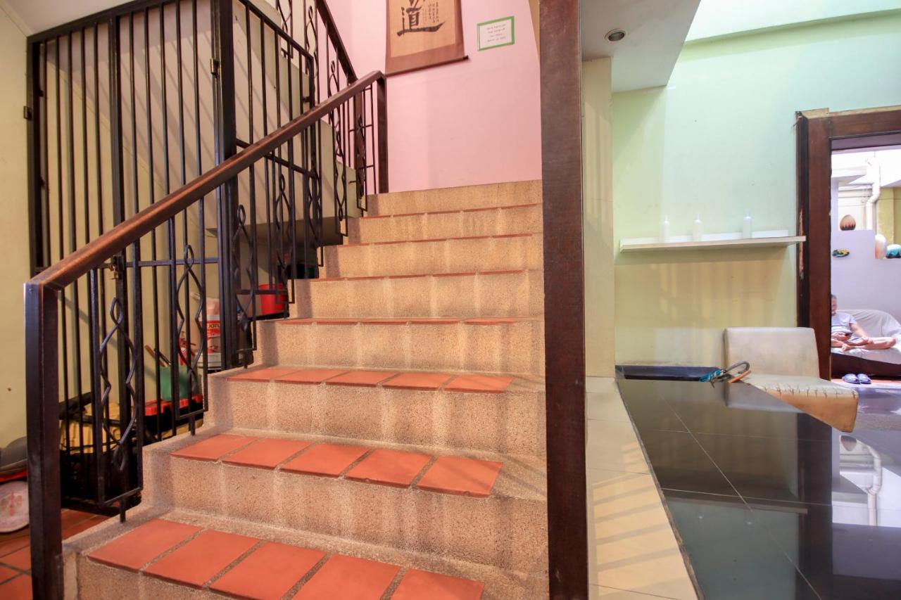 OYO 1054 Phuket Backpacker Hostel Eksteriør bilde