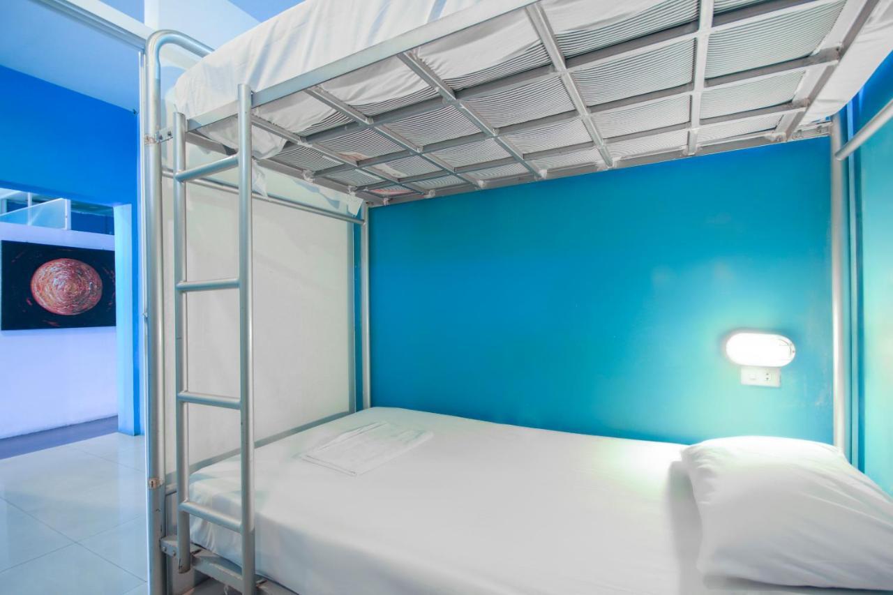 OYO 1054 Phuket Backpacker Hostel Eksteriør bilde