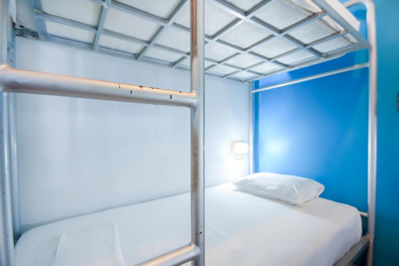 OYO 1054 Phuket Backpacker Hostel Eksteriør bilde