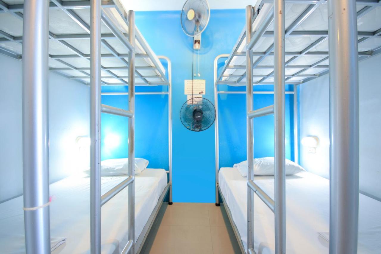 OYO 1054 Phuket Backpacker Hostel Eksteriør bilde
