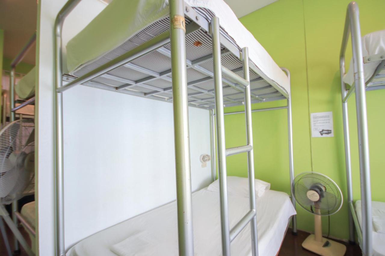 OYO 1054 Phuket Backpacker Hostel Eksteriør bilde