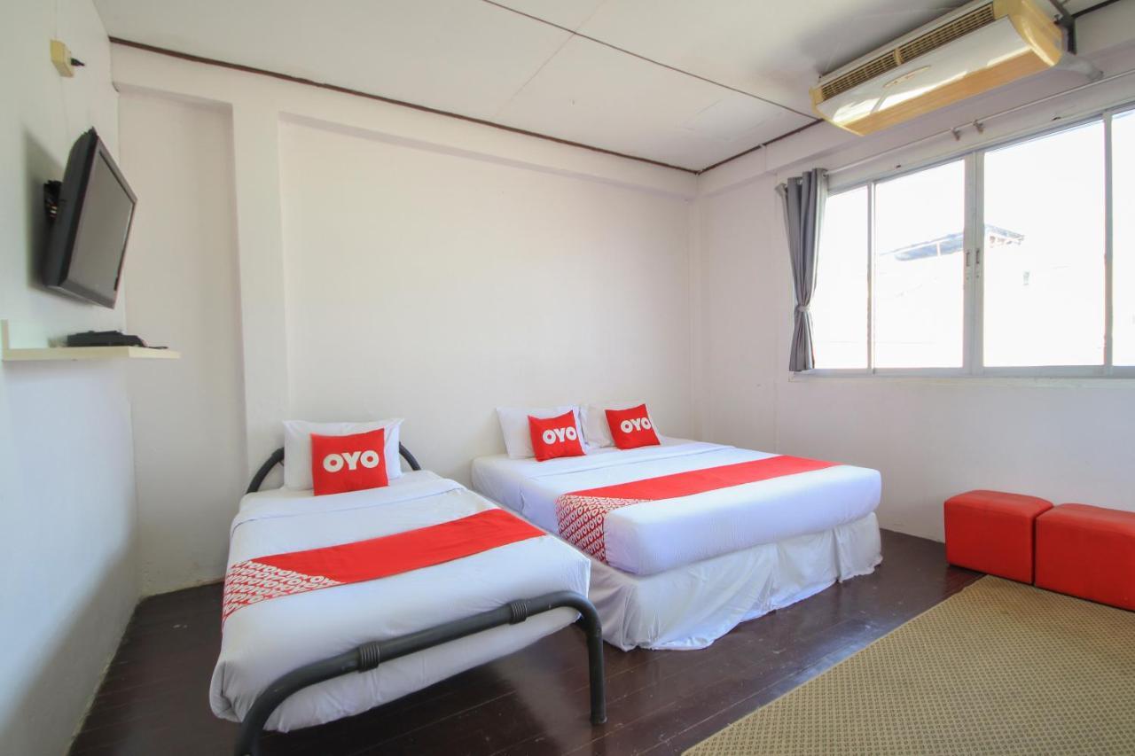 OYO 1054 Phuket Backpacker Hostel Eksteriør bilde
