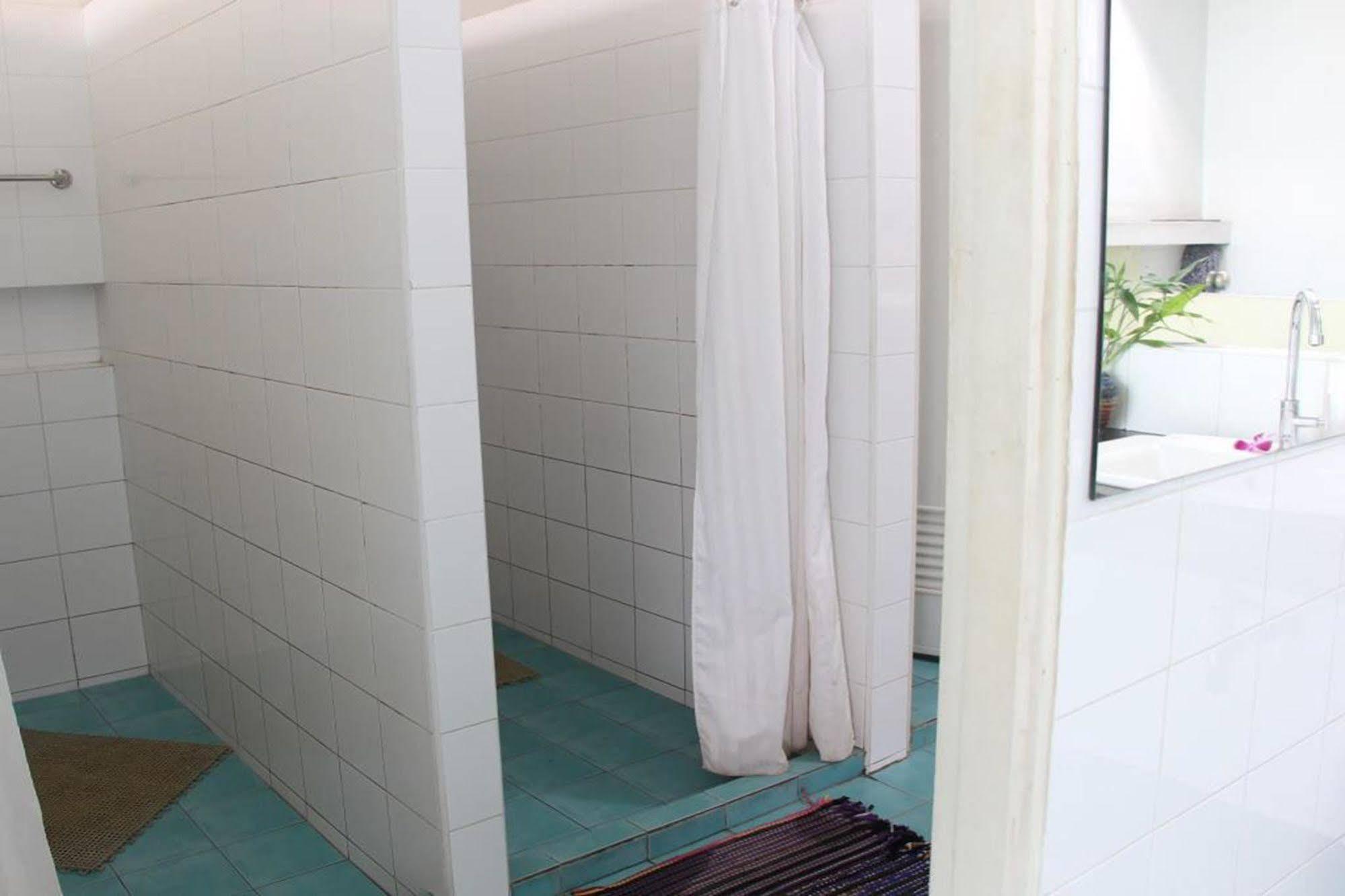 OYO 1054 Phuket Backpacker Hostel Eksteriør bilde