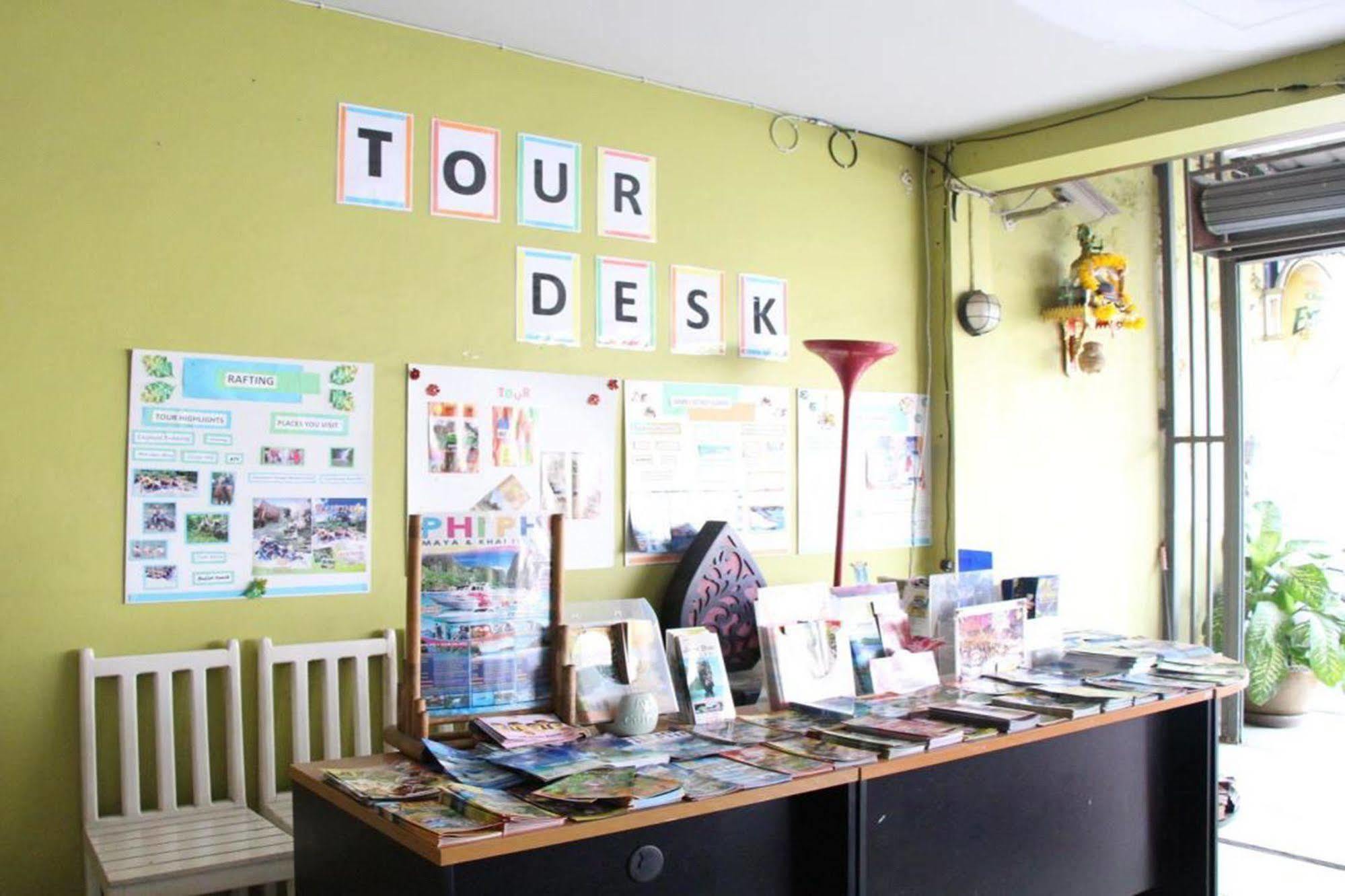 OYO 1054 Phuket Backpacker Hostel Eksteriør bilde