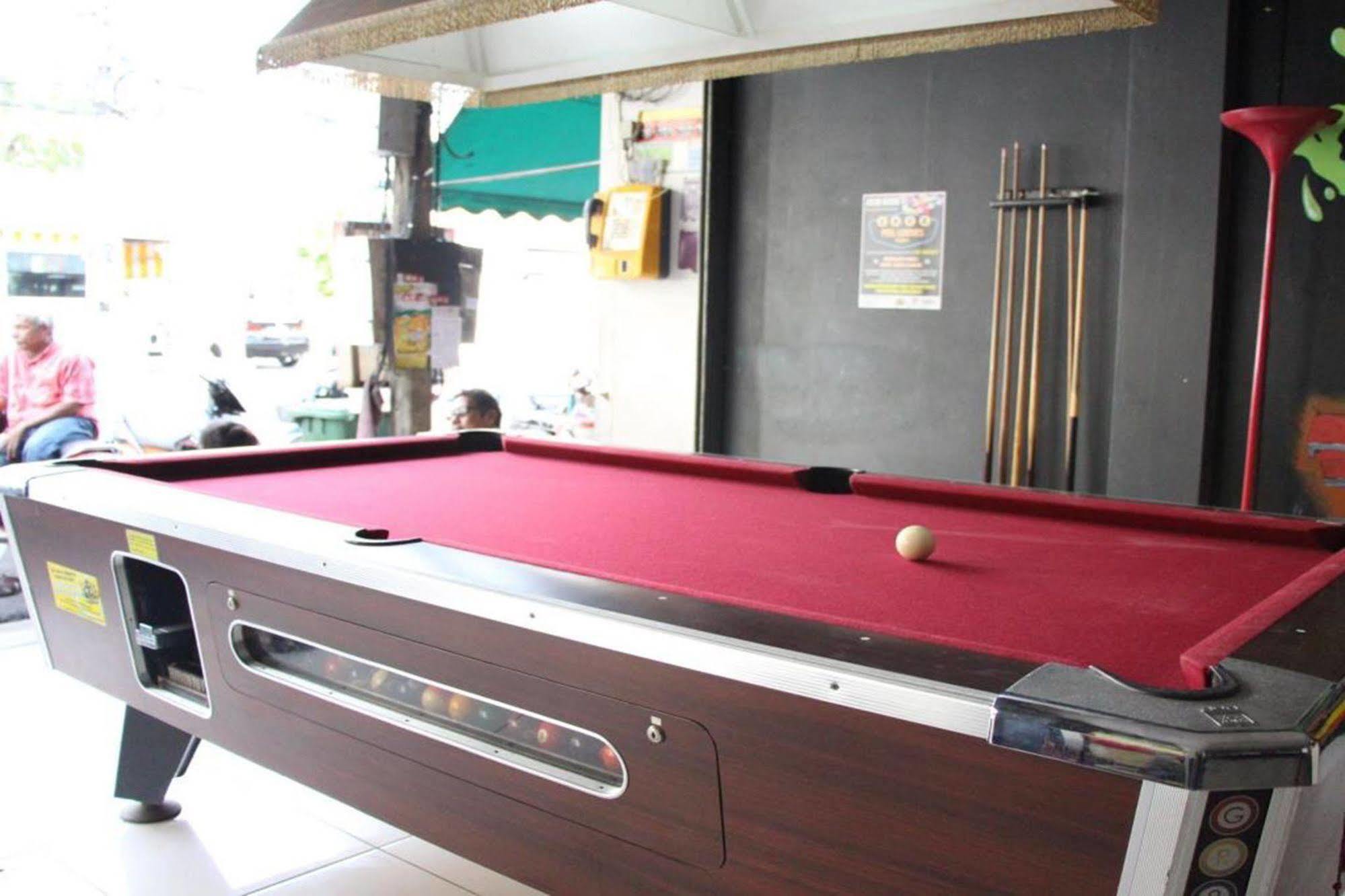 OYO 1054 Phuket Backpacker Hostel Eksteriør bilde